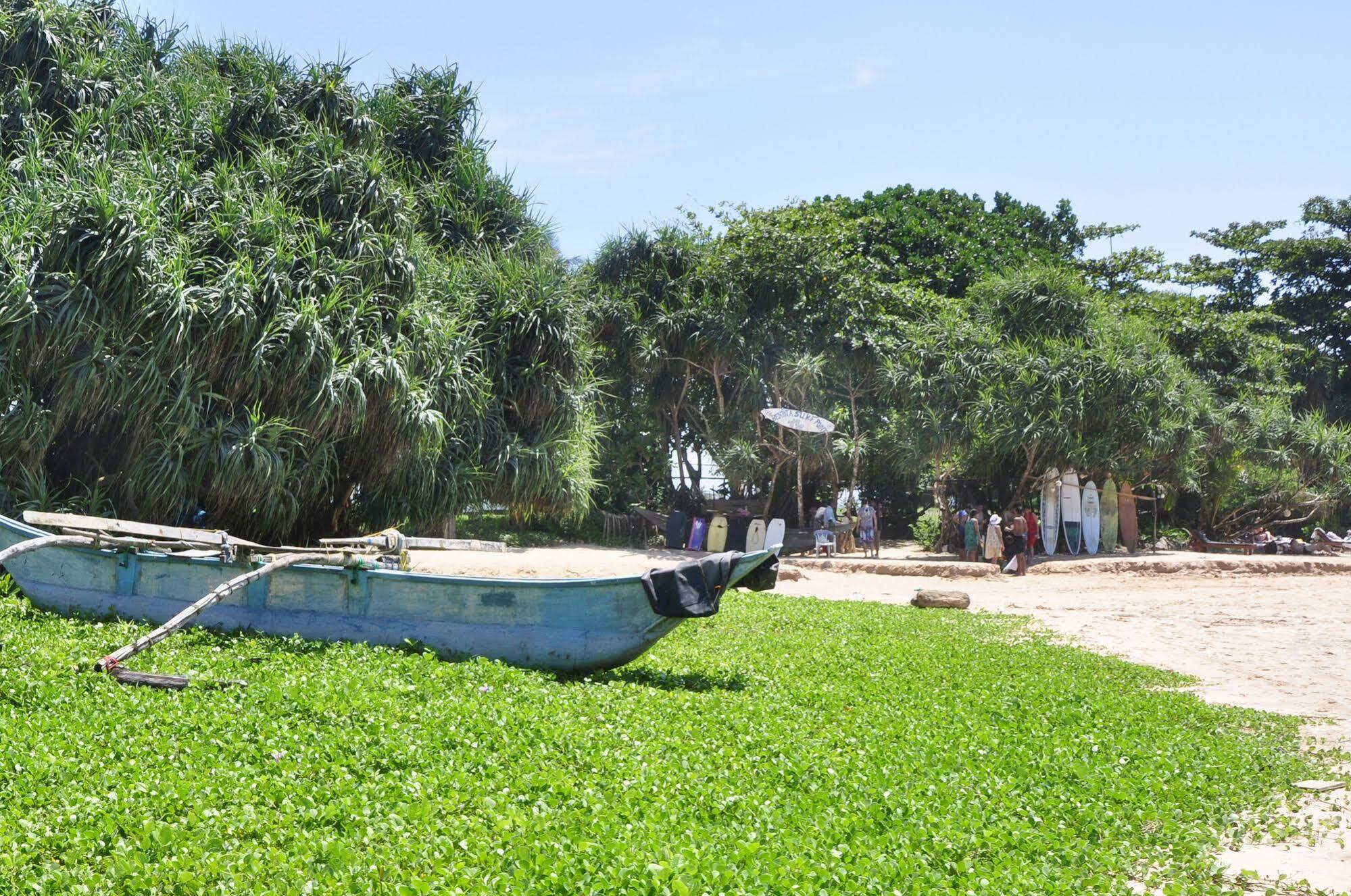 Chami Villa Bentota Bagian luar foto