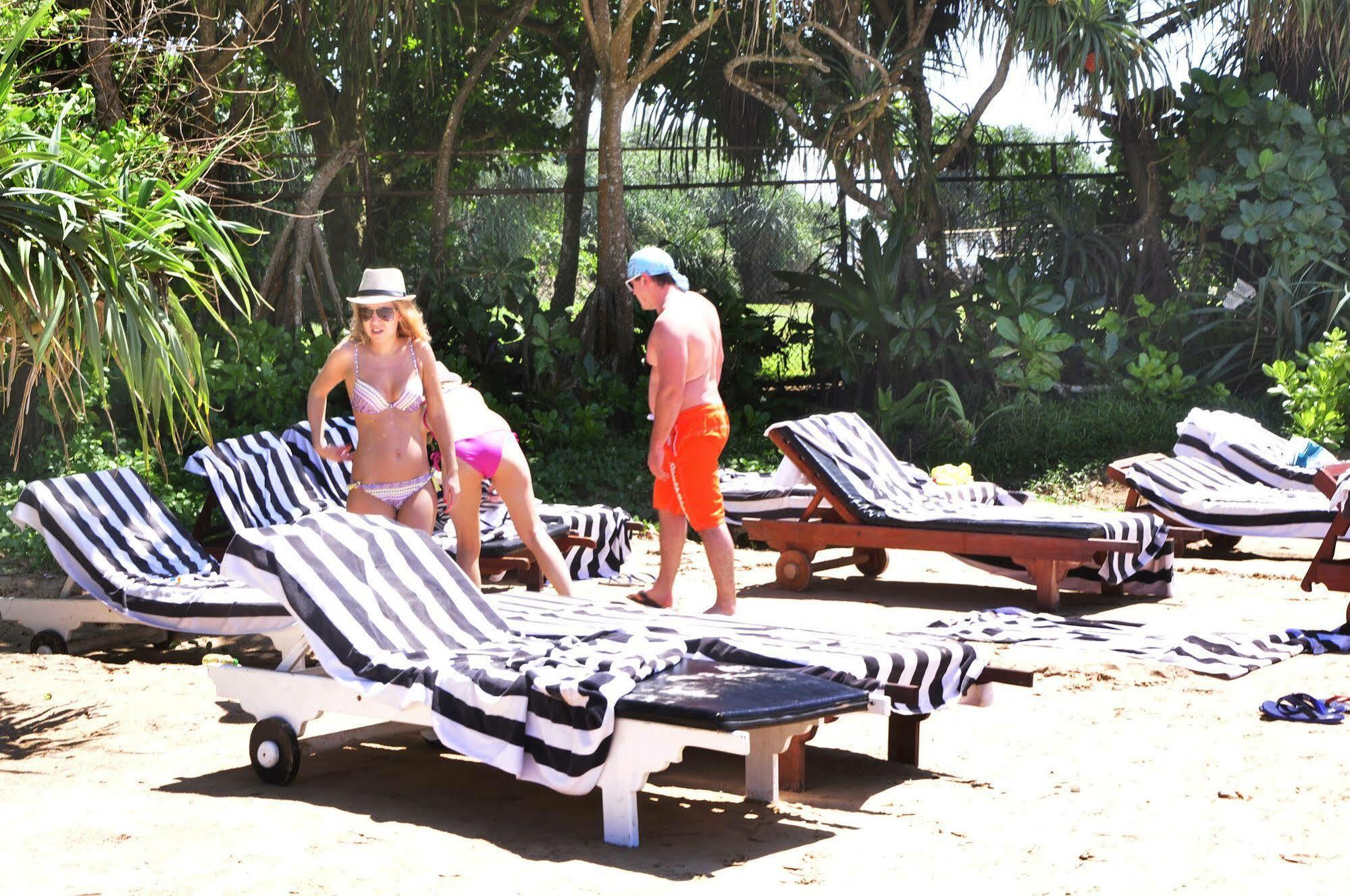 Chami Villa Bentota Bagian luar foto
