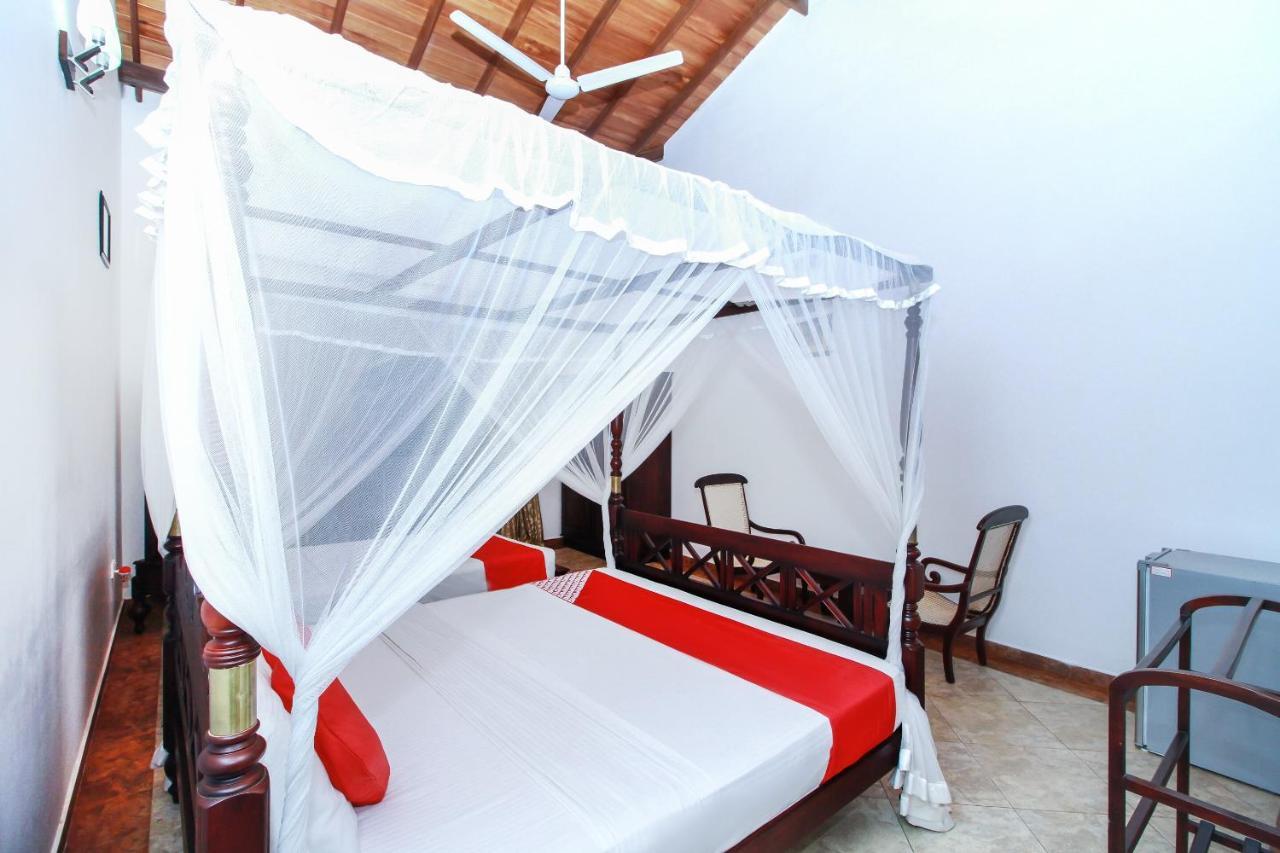 Chami Villa Bentota Bagian luar foto
