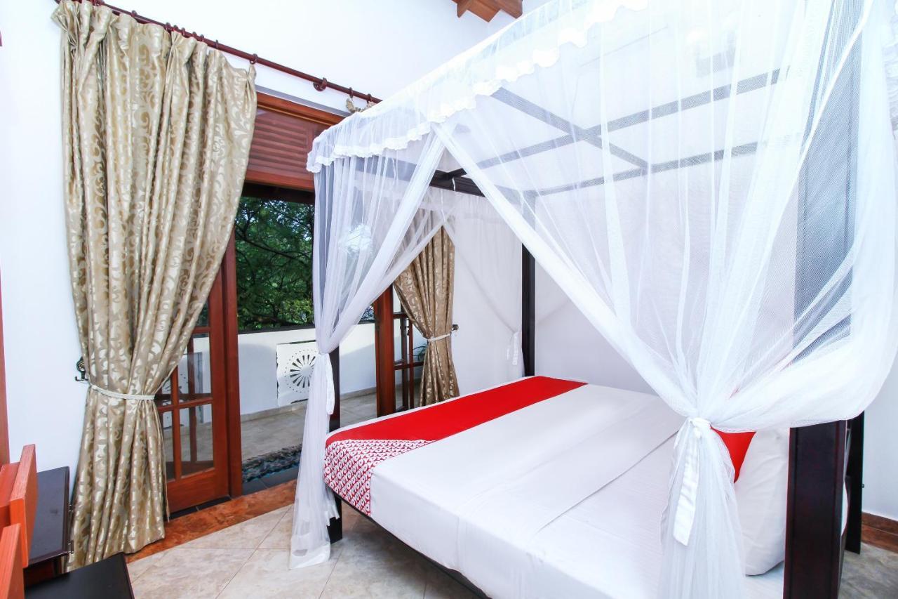 Chami Villa Bentota Bagian luar foto