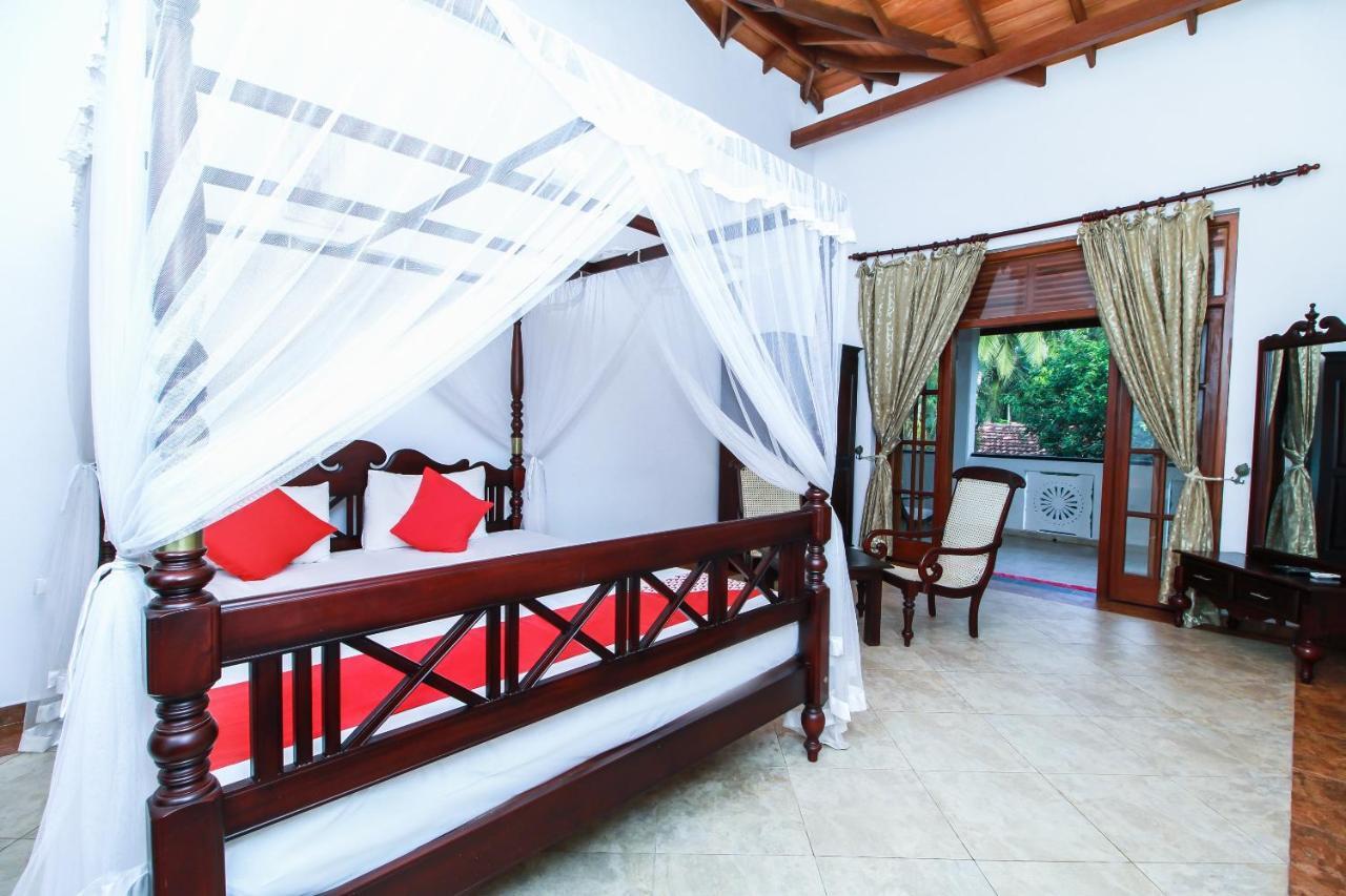 Chami Villa Bentota Bagian luar foto