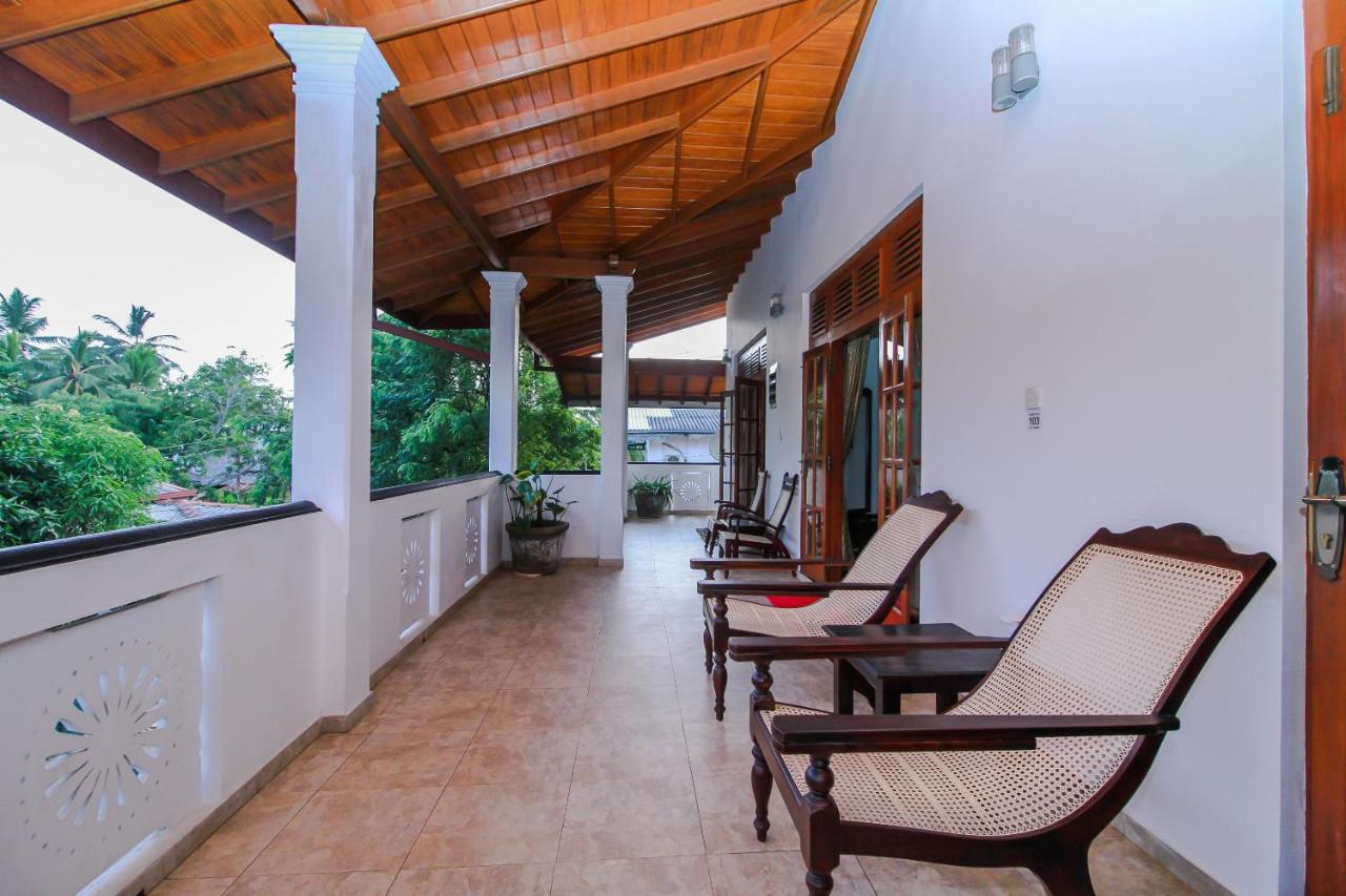 Chami Villa Bentota Bagian luar foto